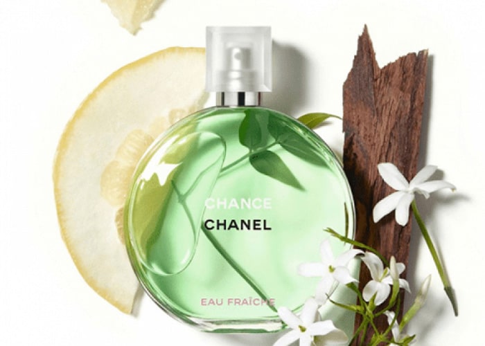 بهترین عطرهای خنک زنانه برای تابستان